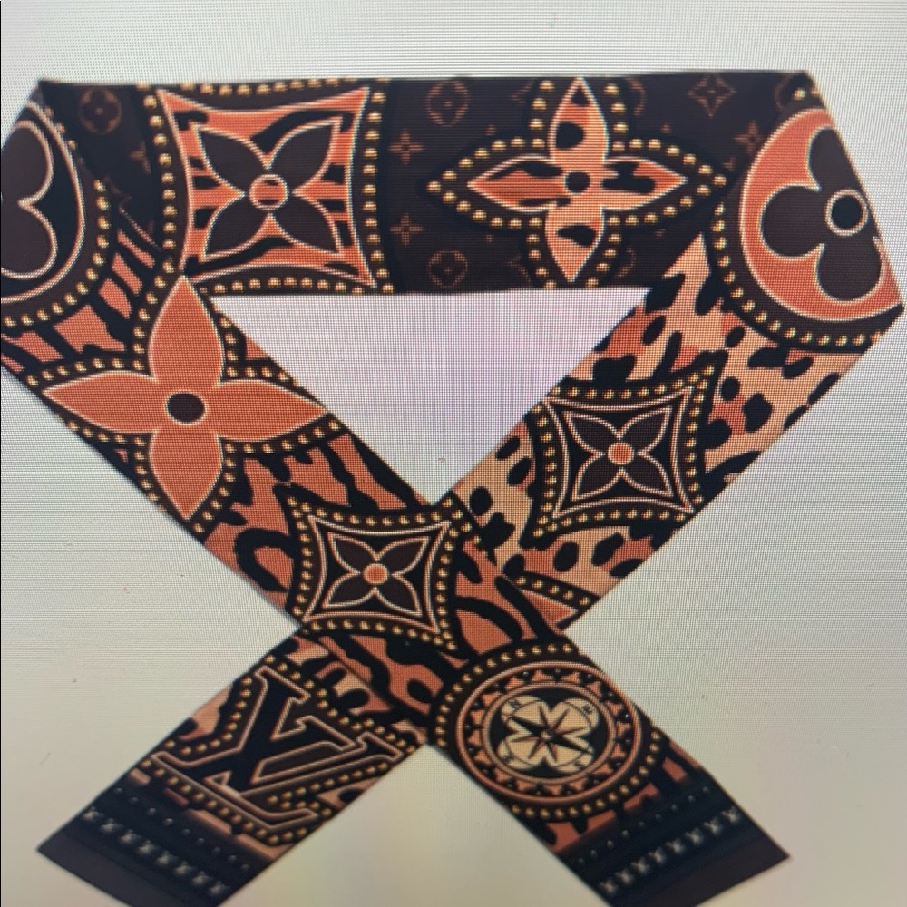 LAST OFFER:Louis Vuitton silk mono work bandeau